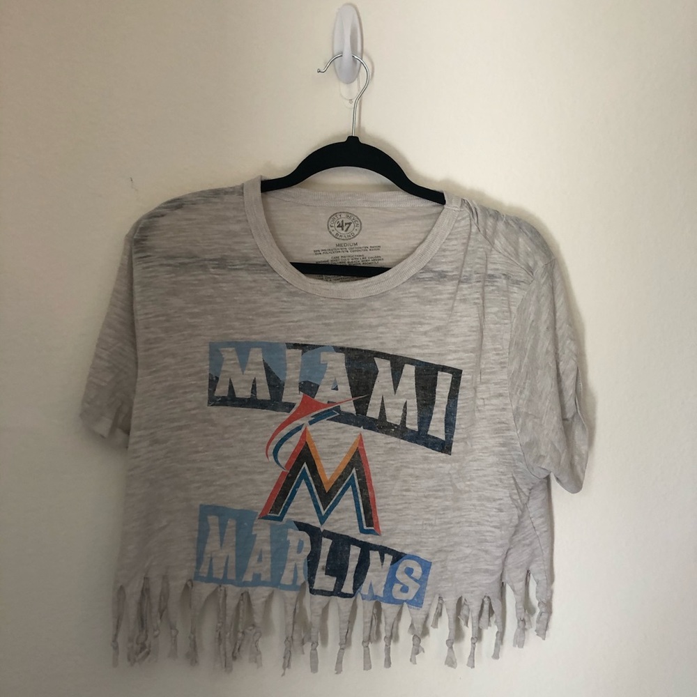 COACHELLA outfit! Fringe gray sports shirt.